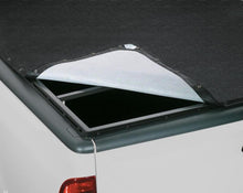 Load image into Gallery viewer, Lund 17-23 Ford F-250/350 Super Duty (6.8ft. Bed) Genesis Snap Tonneau Cover - Black
