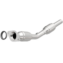 Load image into Gallery viewer, MagnaFlow Conv DF 03-08 Vibe/Matrix/Corolla
