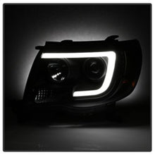 Load image into Gallery viewer, Spyder Toyota Tacoma 05-11 Projector Headlights - Light Bar DRL - Black PRO-YD-TT05V2-LB-BK
