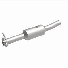 Load image into Gallery viewer, MagnaFlow 09-10 Ford F-550 Super Duty V10 6.8L Rear Underbody Direct Fit Catalytic Converter
