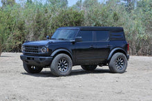 Load image into Gallery viewer, Fabtech 2021 Ford Bronco 4WD 1.5in Leveling System
