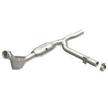 Load image into Gallery viewer, MagnaFlow Conv DF 99-00 Ford F-150 4.6L
