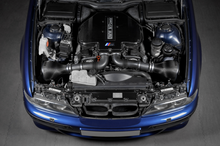 Load image into Gallery viewer, Eventuri BMW E39 M5 / E52 Z8 (S62) Black Carbon Plenum Lid - No Emblem
