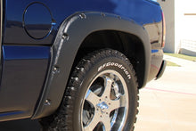 Load image into Gallery viewer, Lund 99-07 Chevy Silverado 1500 RX-Rivet Style Smooth Elite Series Fender Flares - Black (4 Pc.)
