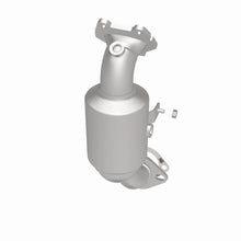 Load image into Gallery viewer, Magnaflow 14-16 Ram ProMaster 1500/2500/3500 V6 3.6L CARB Compliant DirectFit Catalytic Converter
