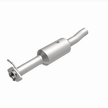 Load image into Gallery viewer, MagnaFlow 09-10 Ford F-550 Super Duty V10 6.8L Rear Underbody Direct Fit Catalytic Converter
