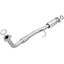 Load image into Gallery viewer, Magnaflow Conv DF 97-01 Toyota Camry 2.2L
