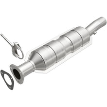 Load image into Gallery viewer, Magnaflow Conv DF 07-08 E-350 Super Duty 5.4 &amp; 6.8 L OEM Underbody
