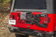 Load image into Gallery viewer, Rugged Ridge Spartacus HD Tire Carrier Hinge Casting 97-06 TJ
