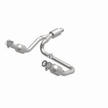 Load image into Gallery viewer, Magnaflow 14-15 Chevrolet Silverado 1500 5.3L Direct-Fit Catalytic Converter
