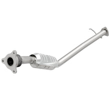 Load image into Gallery viewer, MagnaFlow Conv DF 2002 Saturn VUE 2.2L
