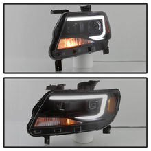 Load image into Gallery viewer, xTune Chevy Colorado 15-17 HalogenOnly Projector Headlights - Black Smoked PRO-JH-CCO04-LBDRL-BSM

