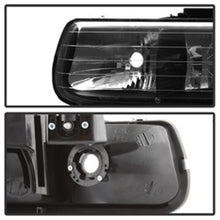 Load image into Gallery viewer, Xtune Chevy TahOE 00-06 Amber Crystal Headlights w/ Bumper Lights Black HD-JH-CSIL99-SET-AM-BK
