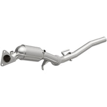 Load image into Gallery viewer, Magnaflow Conv DF 11-15 Volkswagen Touareg V6 3.6 OEM Underbody
