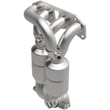 Load image into Gallery viewer, MagnaFlow OEM Grade 07-12 Nissan Sentra L4-2.5LGAS Direct Fit Federal Catalytic Converter
