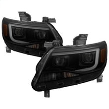 Load image into Gallery viewer, xTune Chevy Colorado 15-17 HalogenOnly Projector Headlights - Black Smoked PRO-JH-CCO04-LBDRL-BSM
