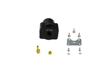 Load image into Gallery viewer, FAST Fuel Pressure Regulator 30-70
