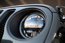 Load image into Gallery viewer, DV8 Offroad 18-22 Jeep Gladiator Wrangler LED Projector Headlights
