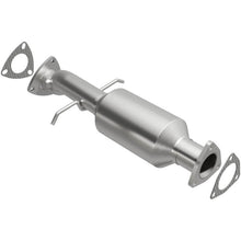 Load image into Gallery viewer, MagnaFlow Converter Direct Fit California Grade 96-98 Chevrolet Blazer 4.3L

