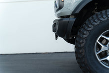 Load image into Gallery viewer, DV8 Offroad 21-23 Ford Bronco Capable Bumper Front License Plate Mount
