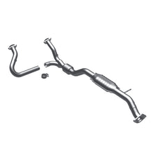 Load image into Gallery viewer, MagnaFlow Conv DF 00-05 Blazer 4WD 4.3L

