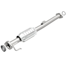 Load image into Gallery viewer, MagnaFlow 99-03 Chevrolet Tracker / Suzuki Vitara 1.6L/2.0L Direct-Fit Catalytic Converter
