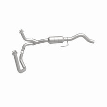 Load image into Gallery viewer, MagnaFlow Converter Direct Fit California Grade 00-01 Dodge Durango 5.9L
