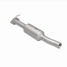 Load image into Gallery viewer, MagnaFlow 09-10 Ford F-550 Super Duty V10 6.8L Rear Underbody Direct Fit Catalytic Converter
