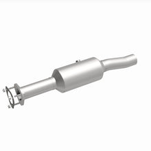 Load image into Gallery viewer, MagnaFlow 16-19 Ford E-450 Super Duty Base V10 6.8L Underbody Direct-Fit Catalytic Converter
