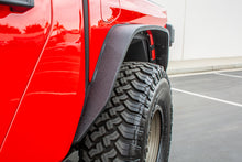 Load image into Gallery viewer, DV8 Offroad 2019+ Jeep Gladiator Fat Slim Fenders
