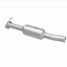 Load image into Gallery viewer, MagnaFlow 09-10 Ford F-550 Super Duty V10 6.8L Rear Underbody Direct Fit Catalytic Converter
