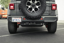 Load image into Gallery viewer, DV8 Offroad 20-22 Jeep Wrangler JL (3.0L Diesel) Rear Diff Skid Plate for Dana 44
