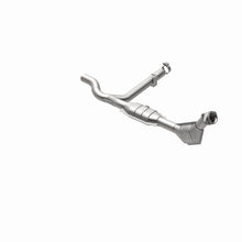 Load image into Gallery viewer, MagnaFlow Conv DF 99-00 Ford F-150 4.6L
