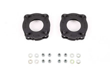 Load image into Gallery viewer, Fabtech 2022 Toyota Tundra 1.5in Leveling Kit - Front Spacers and Hardware
