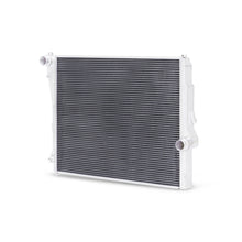 Load image into Gallery viewer, Mishimoto 99-06 BMW 323i/323i/328i/330i Performance Aluminum Radiator
