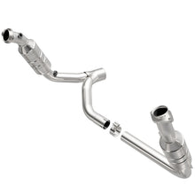 Load image into Gallery viewer, MagnaFlow Conv DF RAM Pickup 2006 8 5.7L

