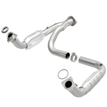 Load image into Gallery viewer, MagnaFlow Conv DF 07-09 Hummer Truck H2 Y-Pipe Assy
