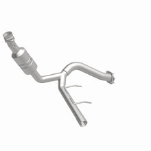 Load image into Gallery viewer, Magnaflow Conv DF 2009 f-150 V8 5.4 OEM Underbody
