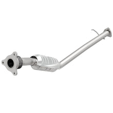 Load image into Gallery viewer, MagnaFlow Conv DF 2002 Saturn VUE 2.2L
