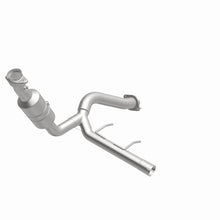 Load image into Gallery viewer, Magnaflow Conv DF 2009 f-150 V8 5.4 OEM Underbody
