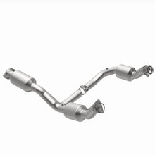 Load image into Gallery viewer, MagnaFlow 2021 Chevrolet Express 2500 4.3L Underbody Direct-Fit Catalytic Converter
