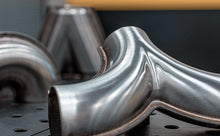 Load image into Gallery viewer, MagnaFlow Smooth Trans Y 2.25/2.5 X 10 Al
