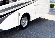 Load image into Gallery viewer, Gibson 16-22 Ford F53 Chassis  6.8L / 7.3L 3.5in Cat-Back Single Exhaust - Stainless
