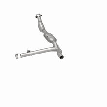 Load image into Gallery viewer, MagnaFlow Conv DF 99-00 Ford F-150 4.6L
