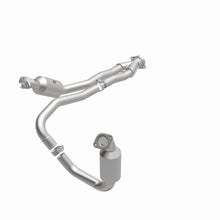 Load image into Gallery viewer, Magnaflow Conv DF 2015-2017 Transit-150 V6 3.5 OEM Underbody
