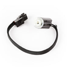 Load image into Gallery viewer, Omix Sensor Clutch Pedal Position- 97-06 Wrangler
