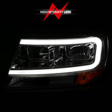 Load image into Gallery viewer, ANZO 1999-2004 Jeep Grand Cherokee Crystal Headlights w/ Light Bar Chrome Housing
