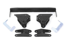 Load image into Gallery viewer, Fabtech 01-04 Ford F250/350 4WD 3.5in Spring Hanger w/Perf Shks
