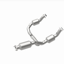 Load image into Gallery viewer, MagnaFlow 2021 Chevrolet Express 2500 4.3L Underbody Direct-Fit Catalytic Converter
