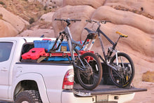 Load image into Gallery viewer, Fabtech 20-21 Jeep Gladiator 4WD Cargo Rack Bike Mount Kit
